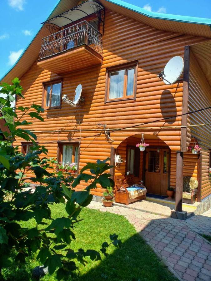 Cottage "Kliverent" Jaremtsche Exterior foto