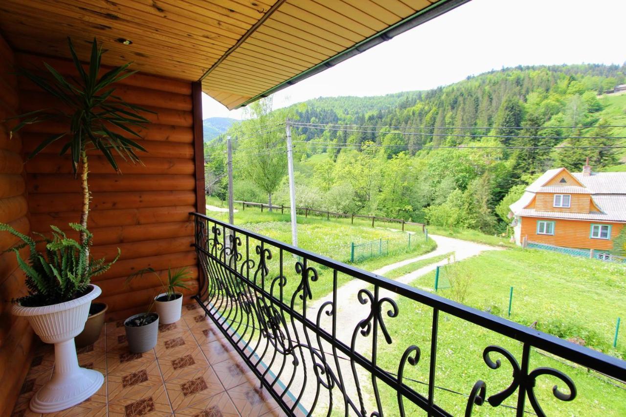 Cottage "Kliverent" Jaremtsche Exterior foto